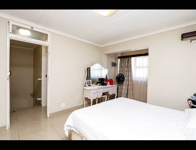 3 BEDROOM APARTMENT FOR SALE IN LA MERCY